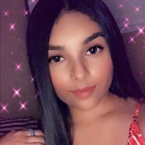 Meet your Posher, Claudia